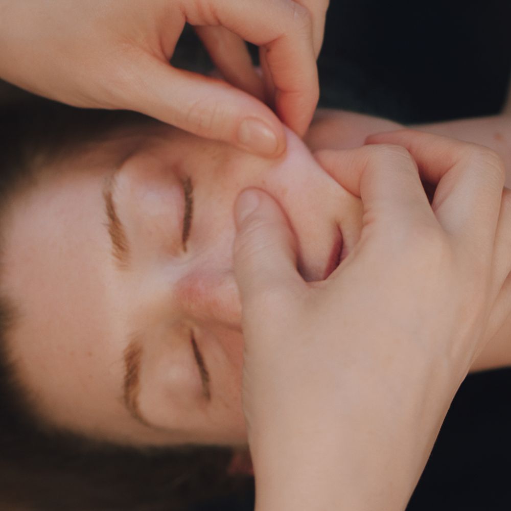 Masaż pielęgnacyjny twarzy