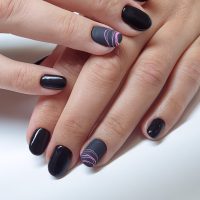 Ręcznie malowane zdobienia na paznokciach hybrydowych – salon kosmetyczny MagStudio Zalasewo
